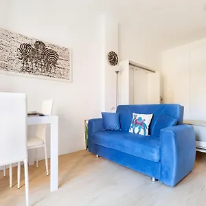 https://elegante-appartamento-a-milano.italymilanhotels.net